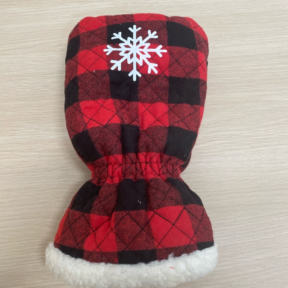 Ice Scraper Mitt - Picture 2 of 5